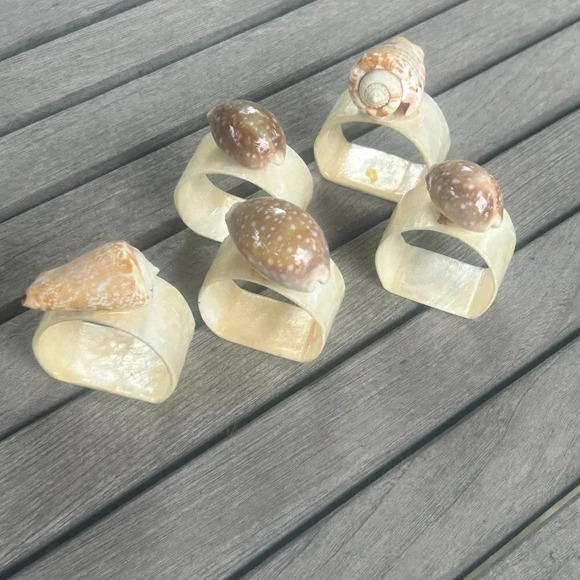 Vintage 1960s Capiz Shell Napkin Rings with Shells Set of 5 - Picture 2 of 8